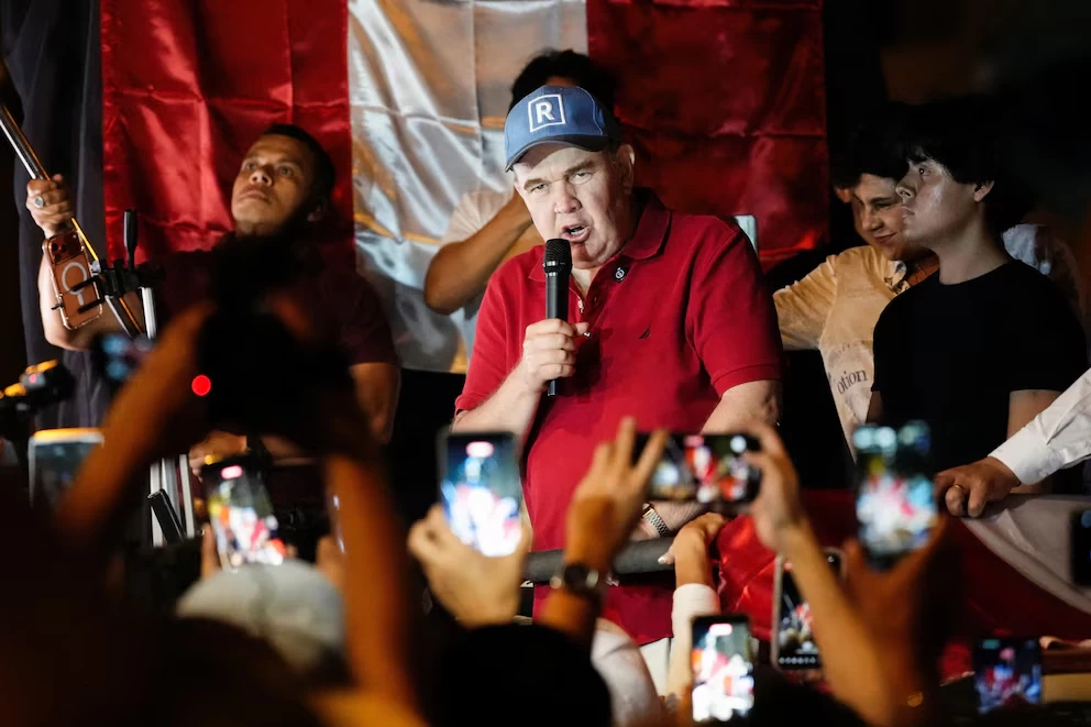 López Aliaga endurece ataques contra Keiko Fujimori