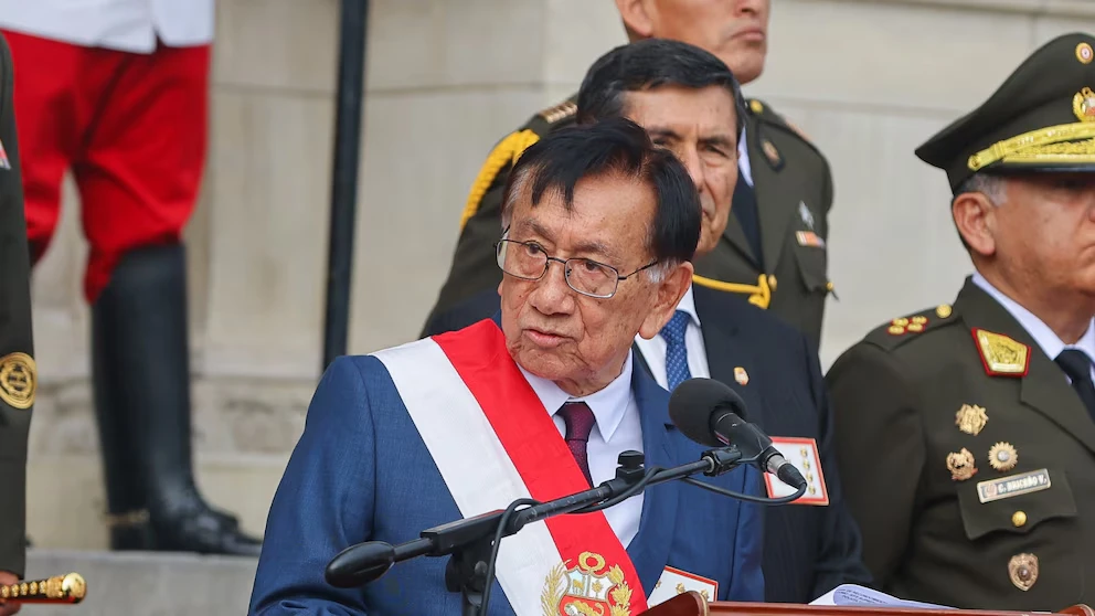 Renuncia clave golpea al entorno cercano de Balcázar